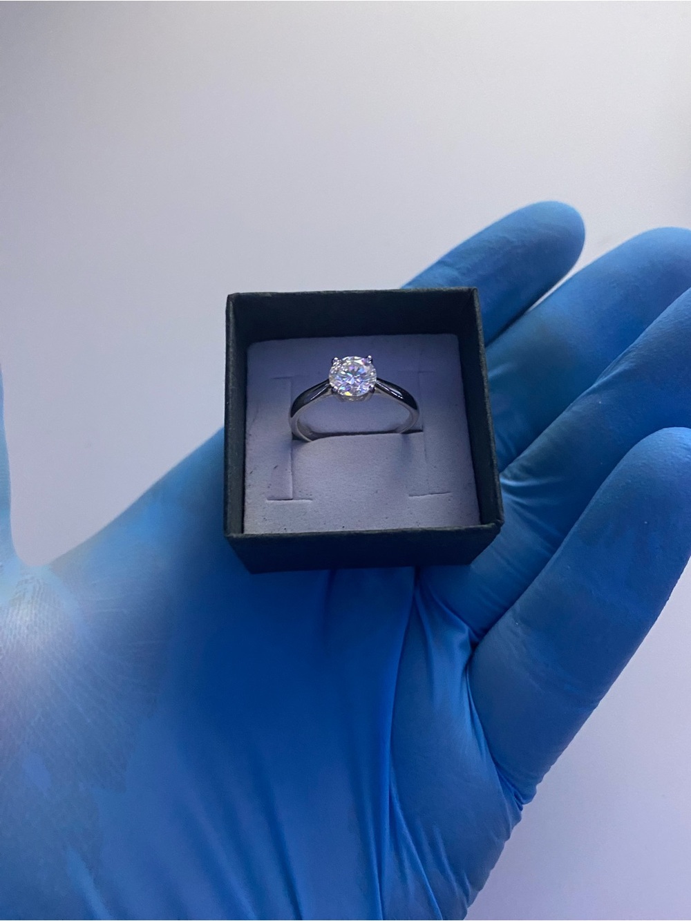 VVS1 Moissanite Engagement Ring